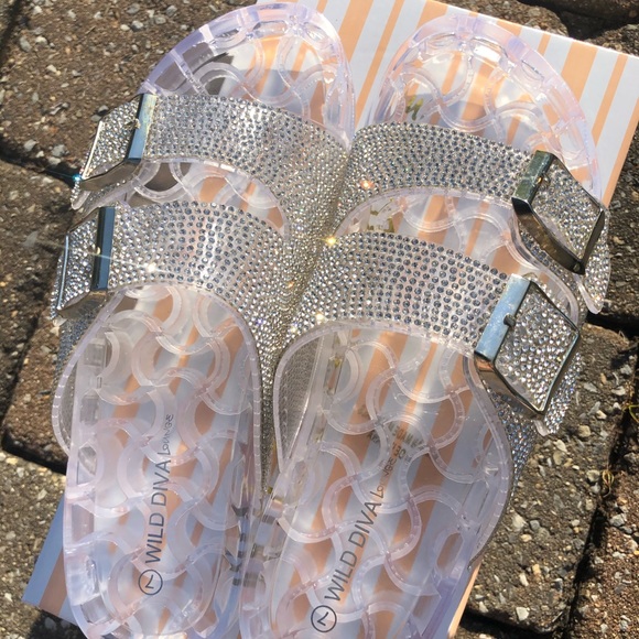 Clear jelly rhinestone slip in sandals! - Picture 6 of 17
